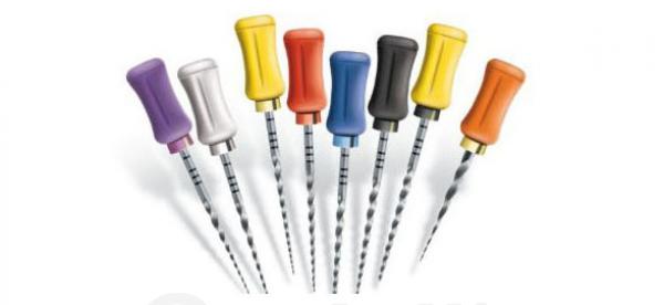 diversas limas dentárias